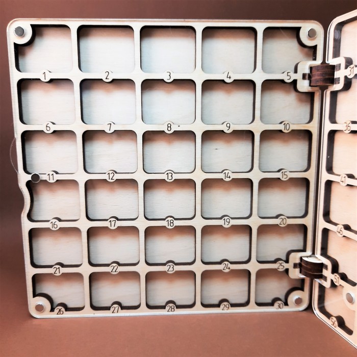 060155к Дерев'яний органайзер для бісеру Книжка на 60 комірок Темний матовий, з двома акриловими кришками всередині, кожна комірка пронумерована