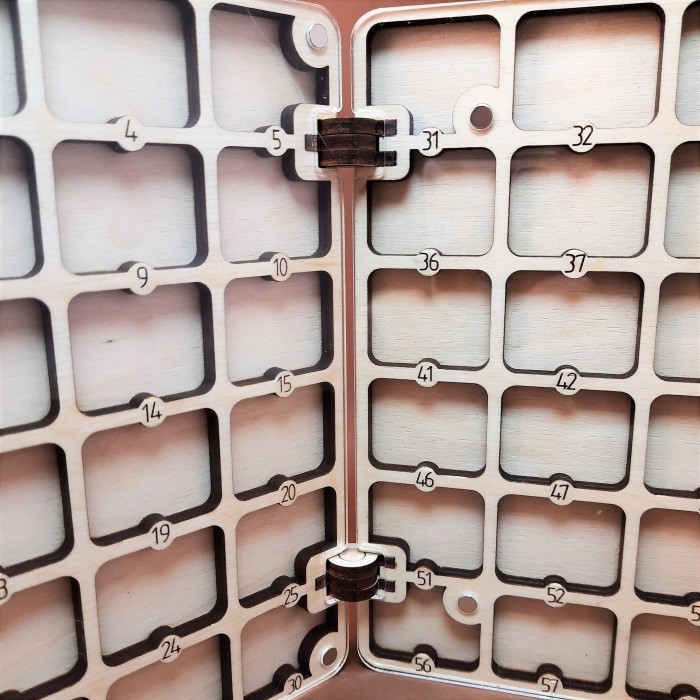 060197к Дерев'яний органайзер для бісеру Книжка на 60 комірок, з двома акриловими кришками всередині, кожна комірка пронумерована