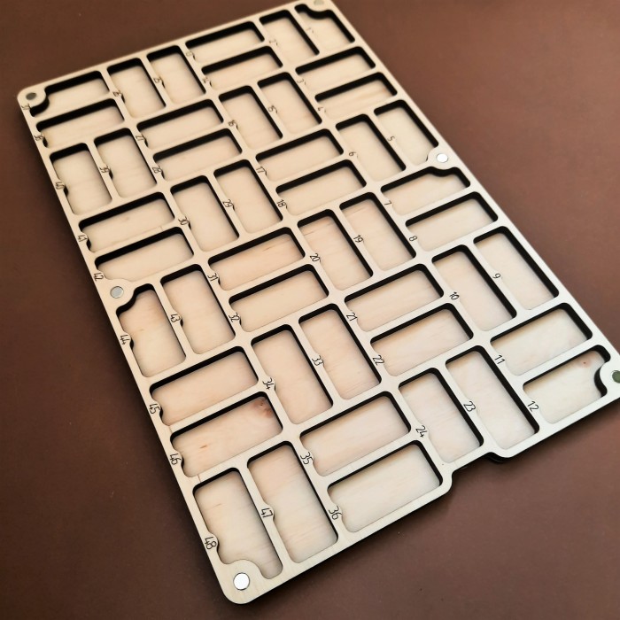 Органайзер для бісеру з дерев'яною кришкою на 48 пронумерованих комірок (060221)