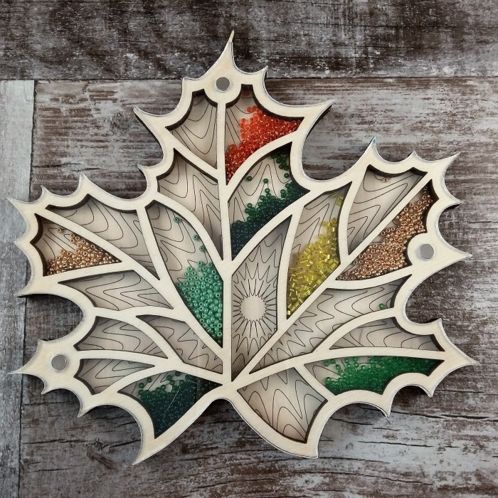 060128 Дерев'яний органайзер для бісеру з кришкою "Кленовий лист" (060128)