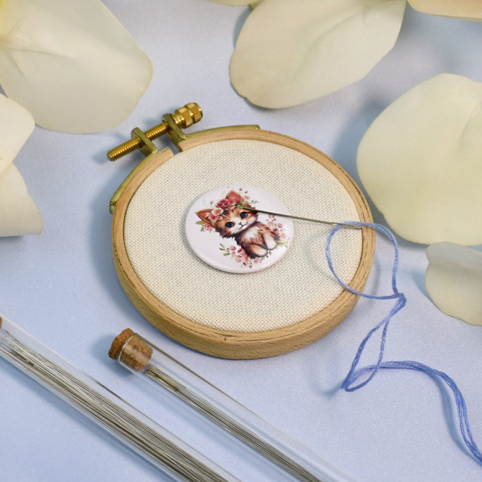 Магнітний тримач для голок та схем МТ-70 "Кошеня у квітах"