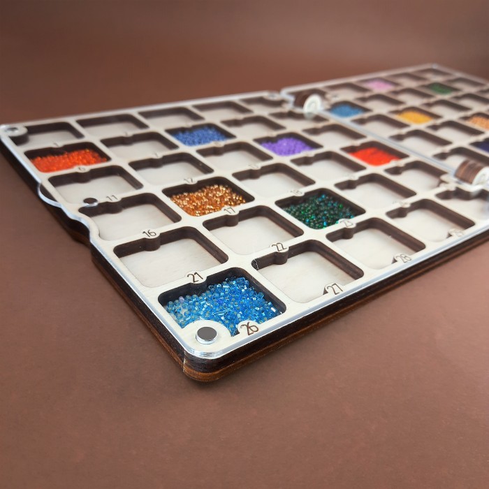 060161к Дерев'яний органайзер для бісеру Книжка на 60 комірок Темний матовий, з двома акриловими кришками всередині, кожна комірка пронумерована