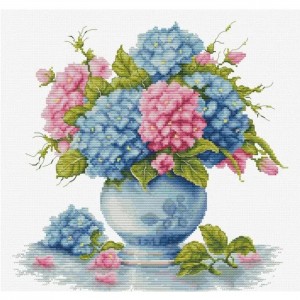 B7033 Ваза з гортензією. Luca-S. Набір для вишивки хрестиком