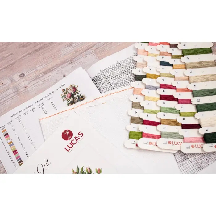 B7026 Ваза з трояндами. Luca-S. Набір для вишивки хрестиком