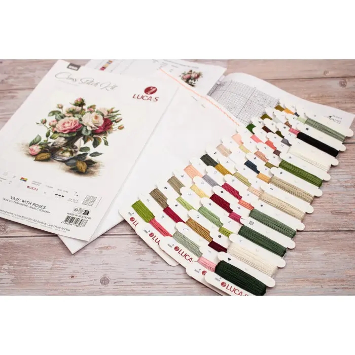 B7026 Ваза з трояндами. Luca-S. Набір для вишивки хрестиком