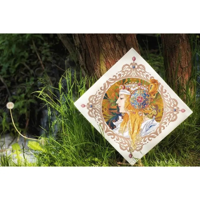 К-141 Альфонс Муха. Блондинка. Мережка. Набір для вишивки хрестиком на Aida 16