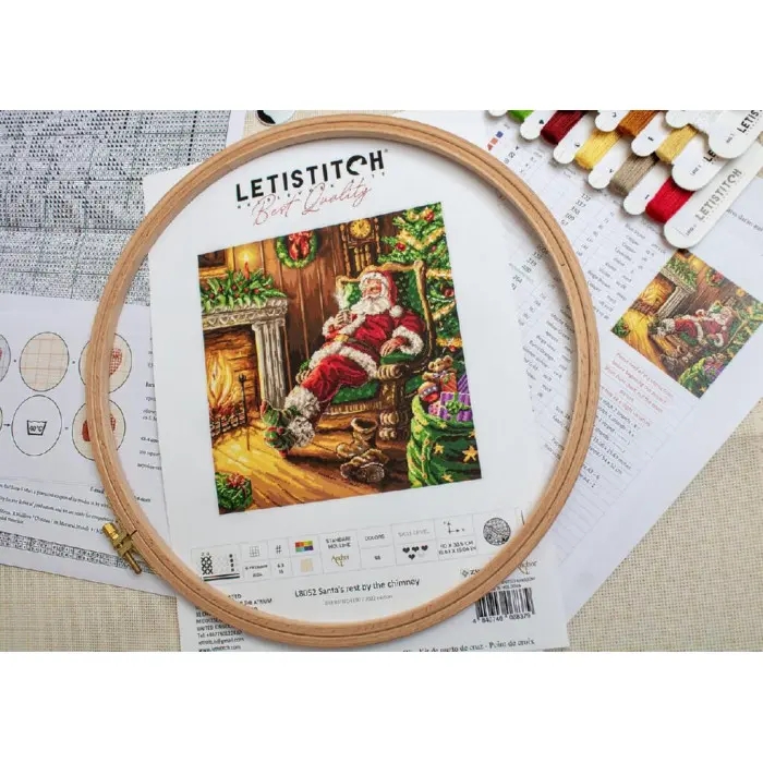 L8052 Відпочинок Санти біля каміна. Letistitch. Набір для вишивки хрестиком